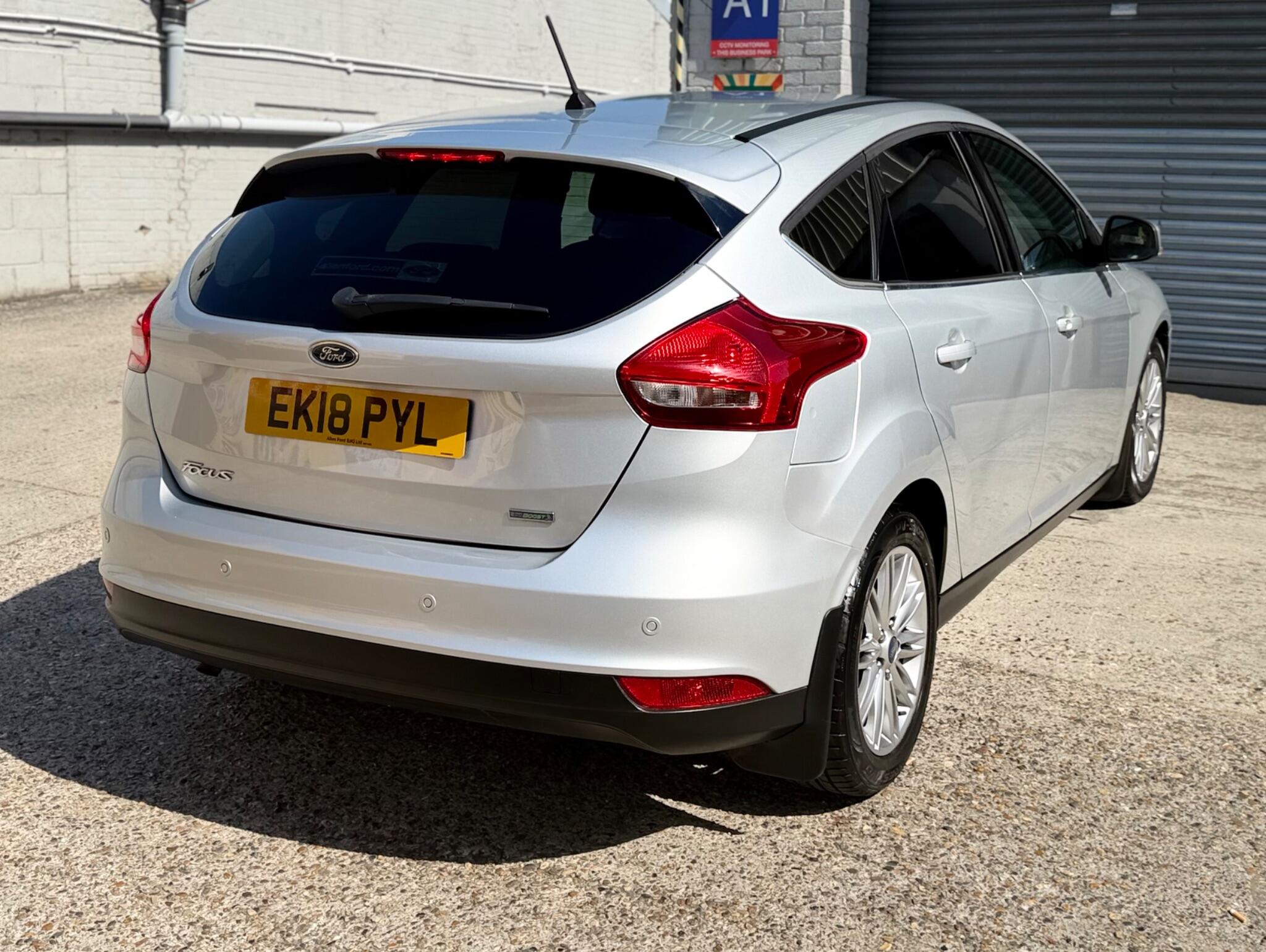 Ford Focus Left Side